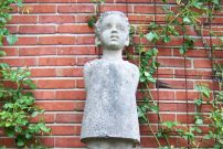 Meisje met merelnest in Glimmen