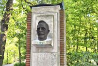 Monument K. ter Laan in Slochteren